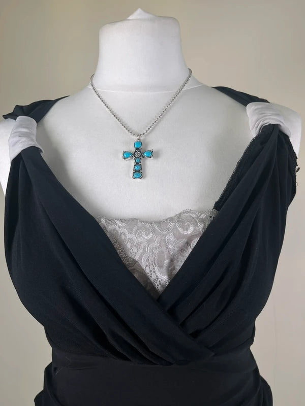 Vintage Y2k V Neck Top with lace detailing