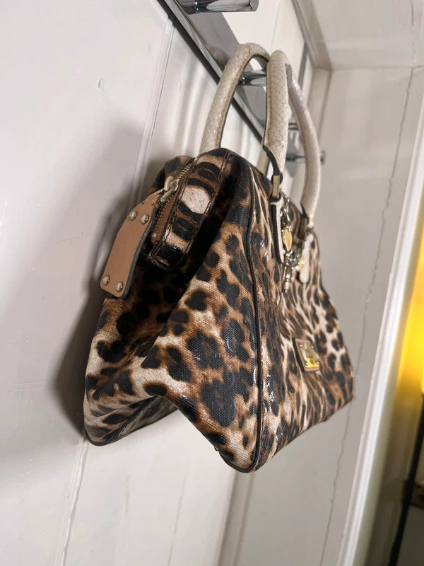 Y2K Vintage Guess Leopard print Shoulder bag with Silver chain