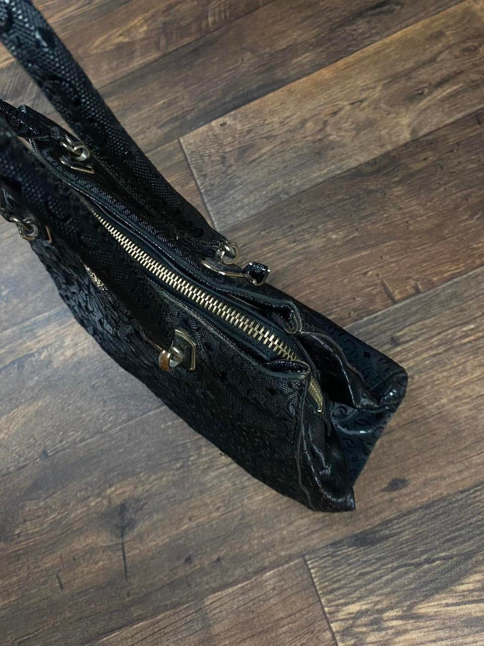 Glossy Black Guess shoulder bag