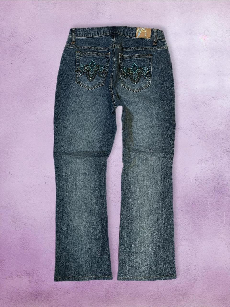 Low rise straight leg jeans with embroidered pockets