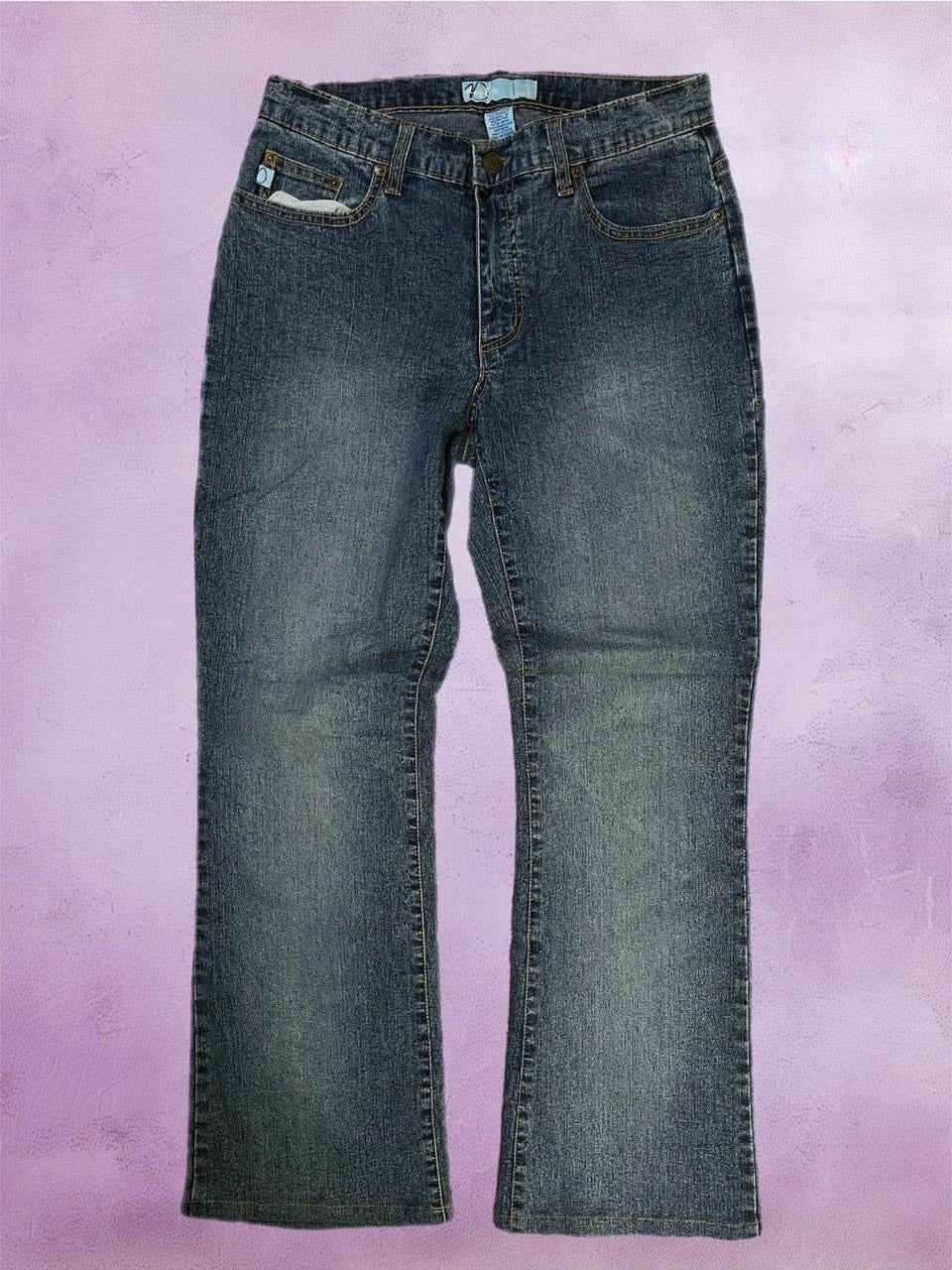 Low rise straight leg jeans with embroidered pockets