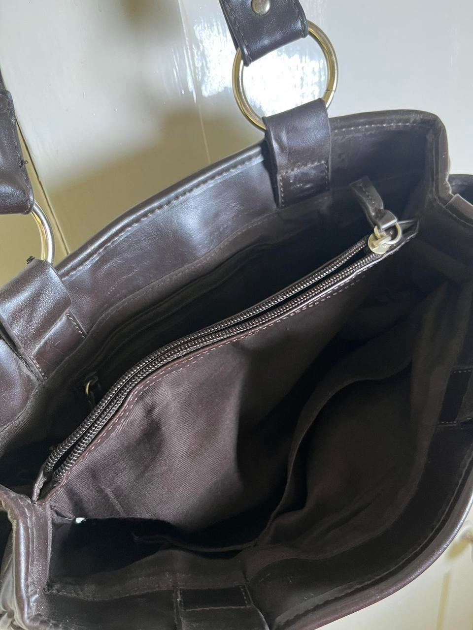 Vintage Black leather Shoulder bag with sliver hardware