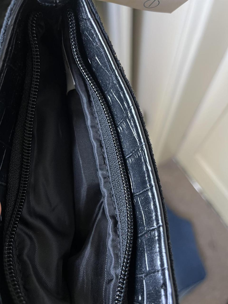 y2k Black patent shoulder bag