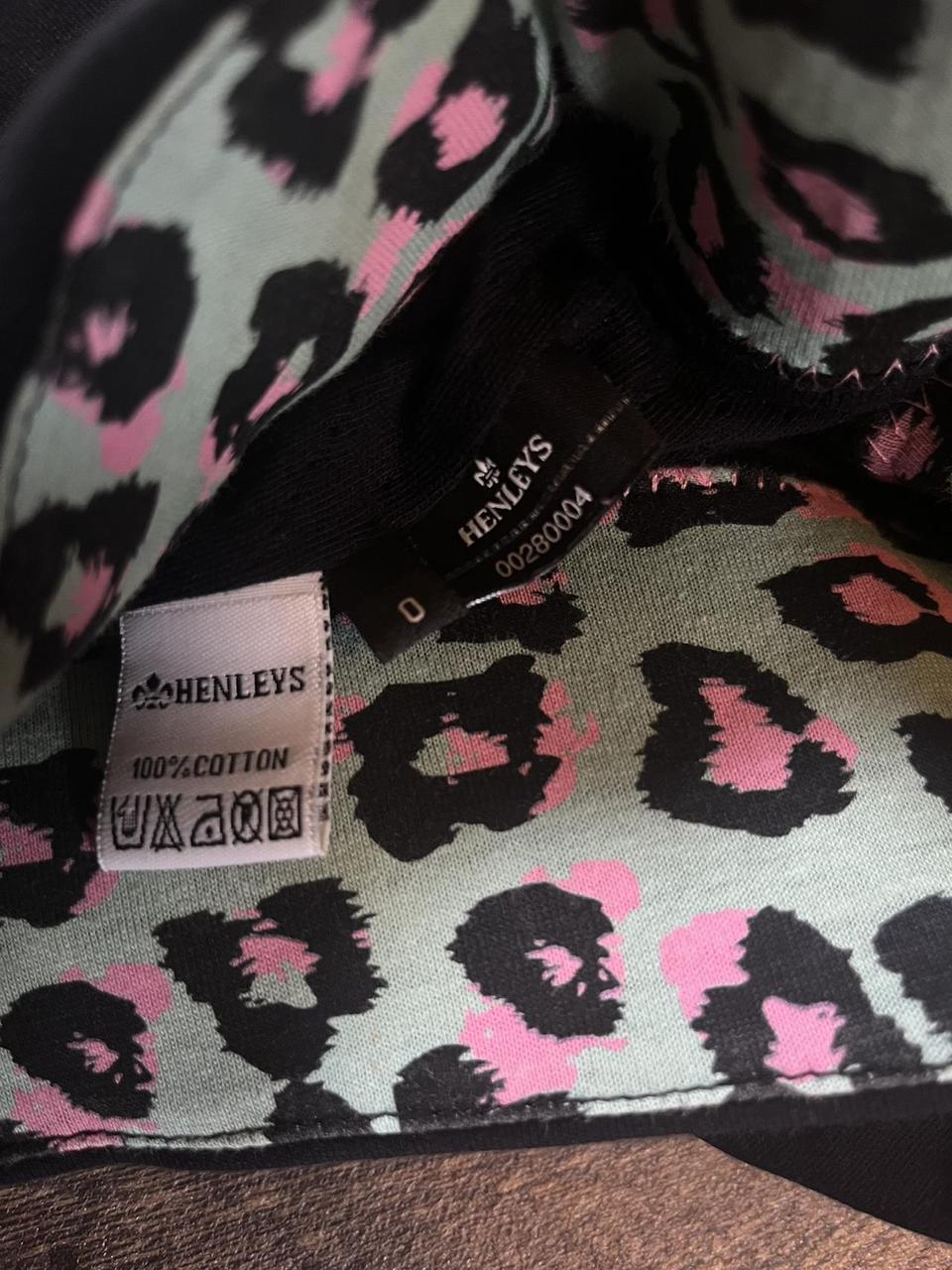 Y2k Henley’s graphic mini skirt with rhinestones