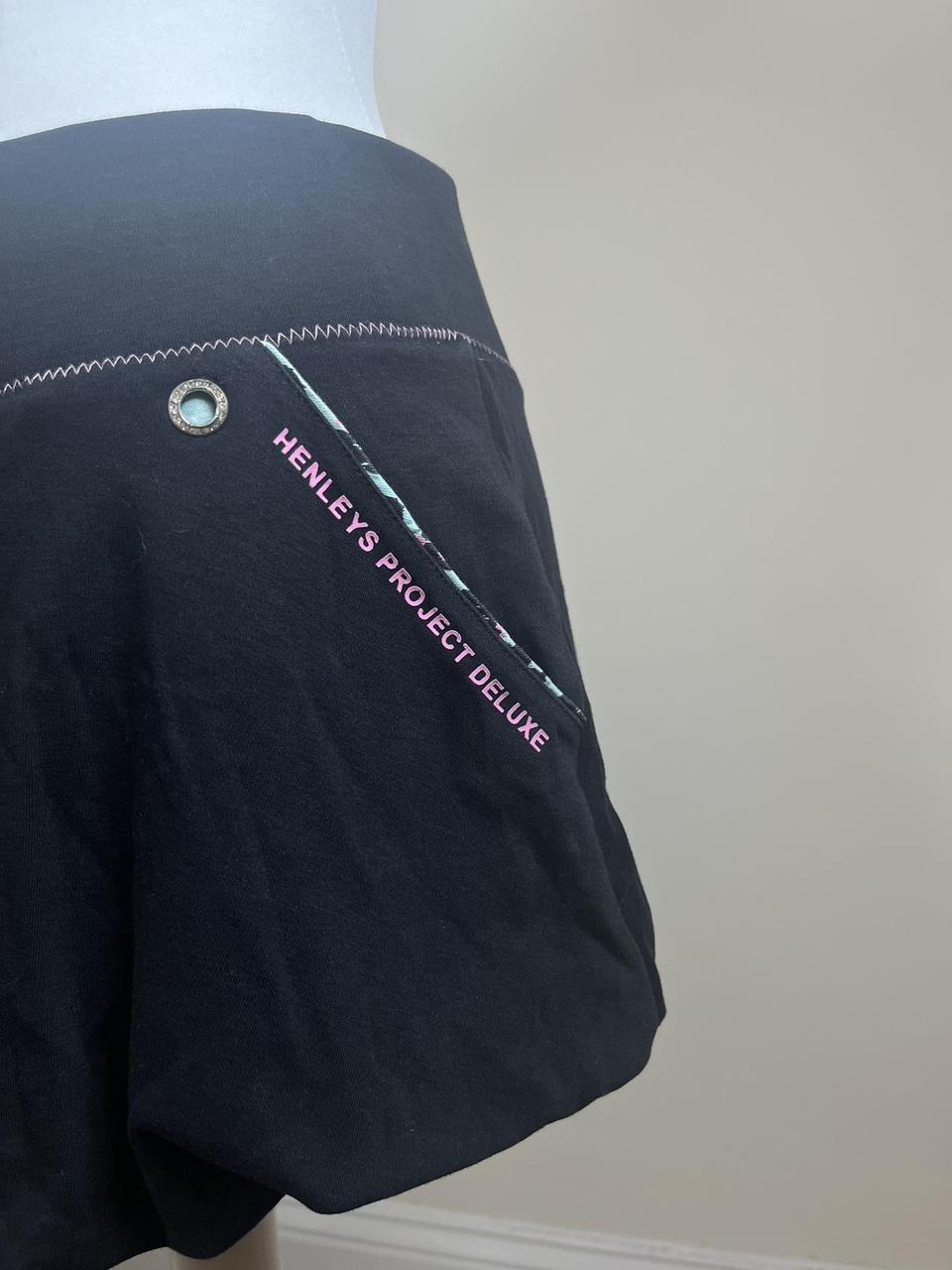 Y2k Henley’s graphic mini skirt with rhinestones