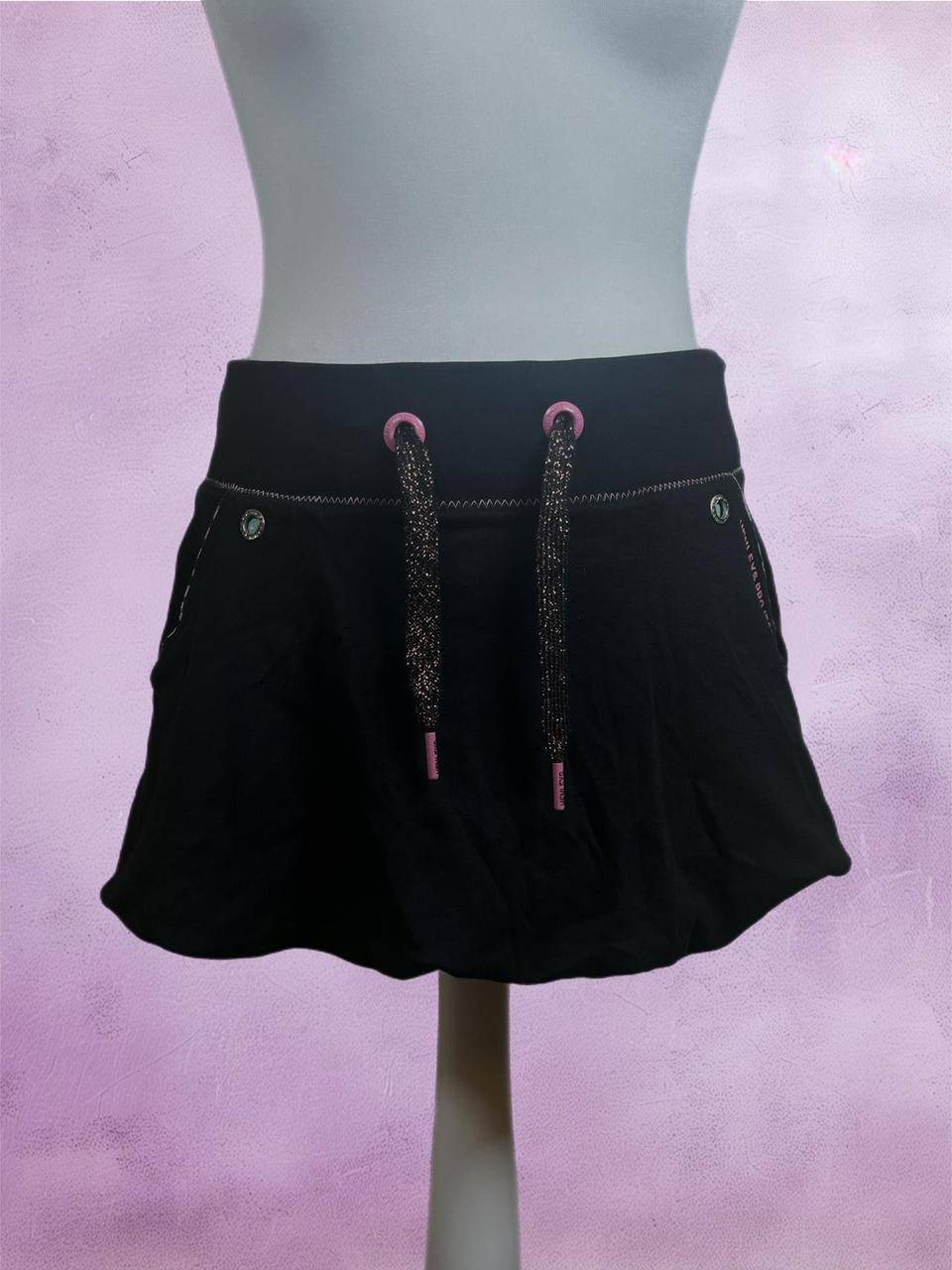 Y2k Henley’s graphic mini skirt with rhinestones