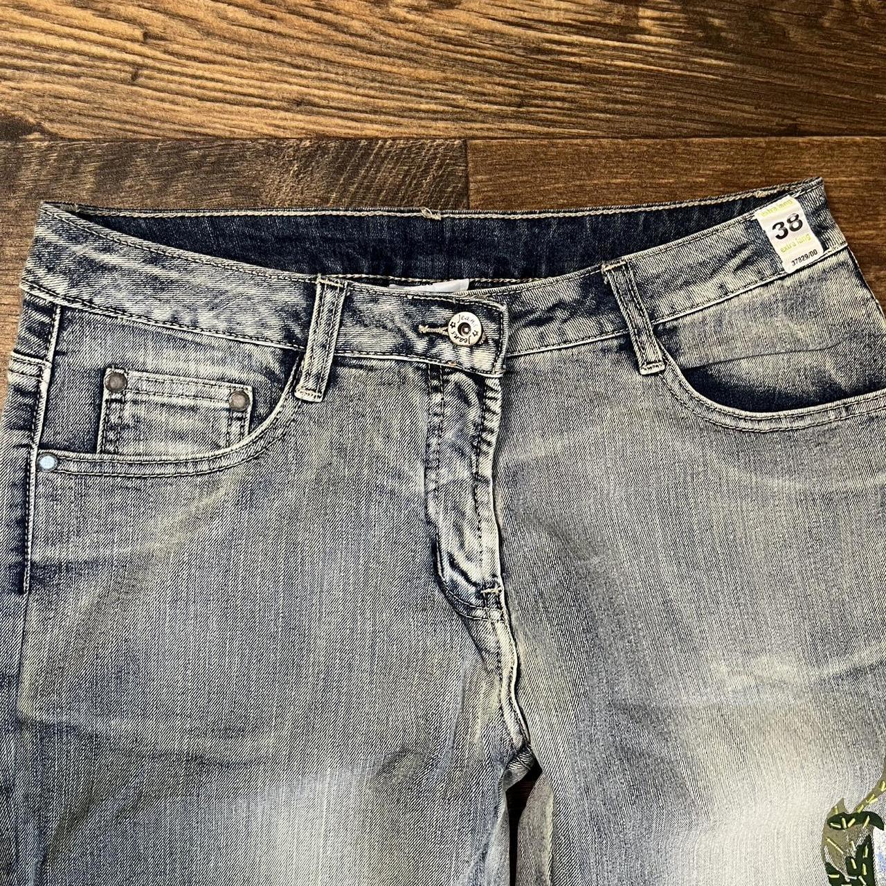 Y2k Low waist boot cut jeans with floral embroidery